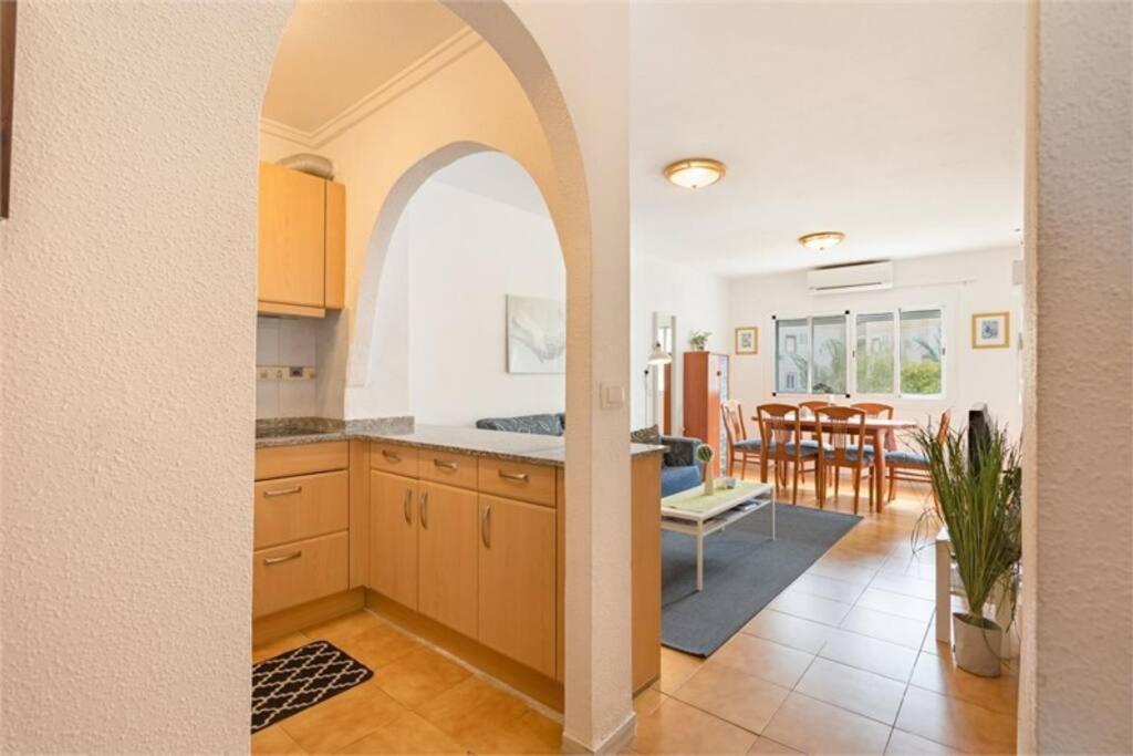Beautiful Apartment With 2 Bedrooms Close To Beach Torrevieja Eksteriør billede
